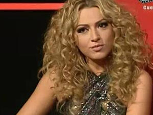 Hadise: Sevgilim yok, yanıyorum!