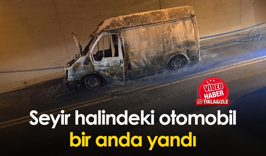 Artvin'de seyir halindeki otomobil bir anda yandı