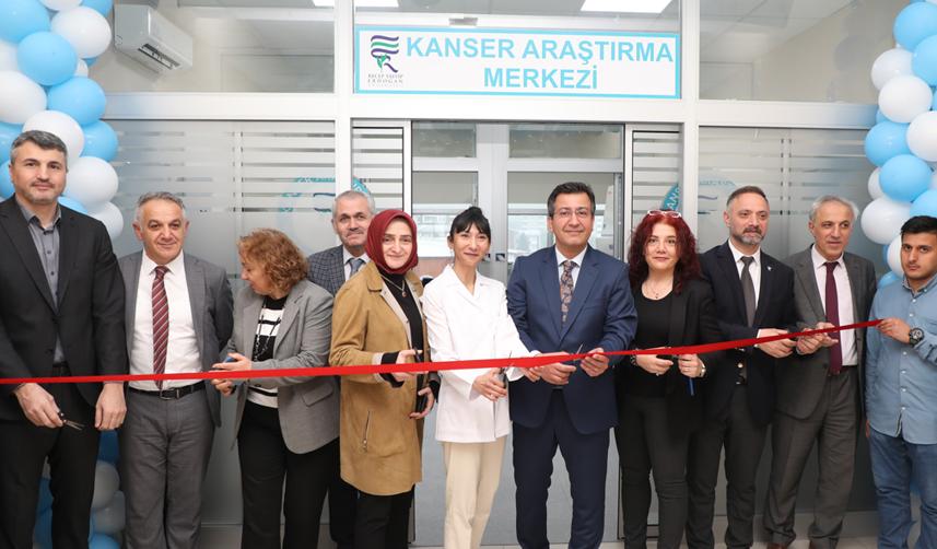 Rize'de Recep Tayyip Erdoğan Üniversitesi'nde Kanser Araştırma Laboratuvarı açıldı