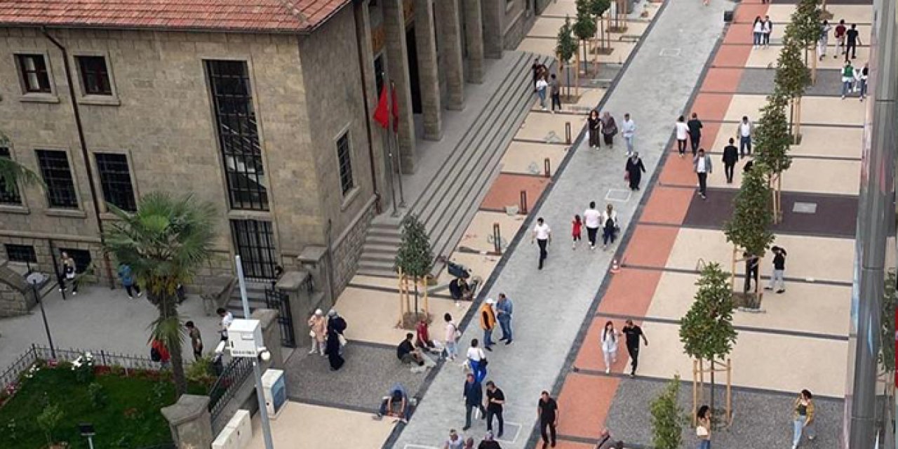 Maraş Caddesi'ne asfalt mı dökülüyor? Zorluoğlu açıkladı