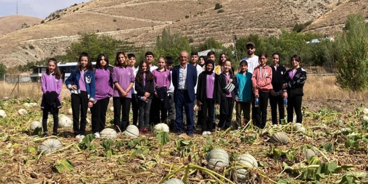 Bayburt'ta öğrencilere ata tohumun ve organik tarımın önemi anlatıldı