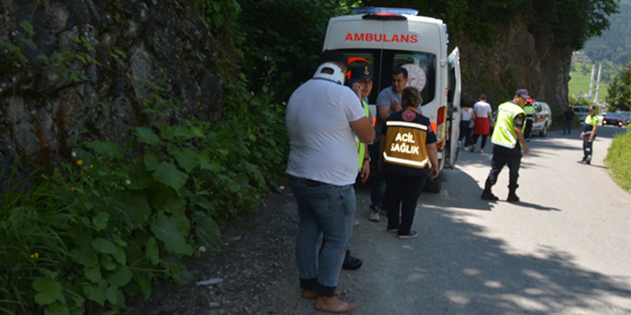 Trabzon'un Çaykara ilçesinde otomobil şarampole yuvarlandı! 29 Haziran 2023