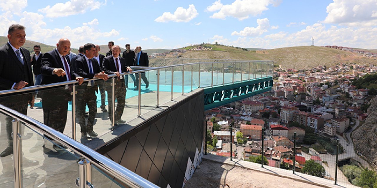 Bayburt'ta Bamsı Beyrek Seyir Terası açıldı