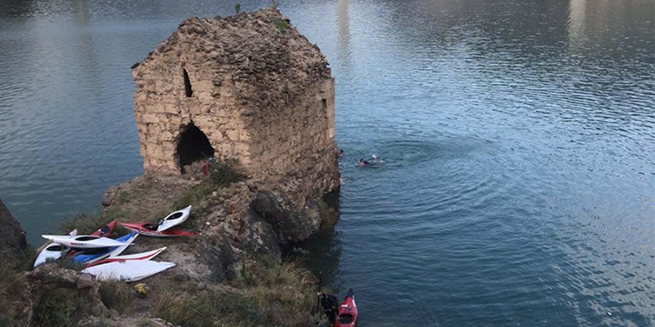 Artvin Yusufeli Barajı'nda bot ve kano turizmi