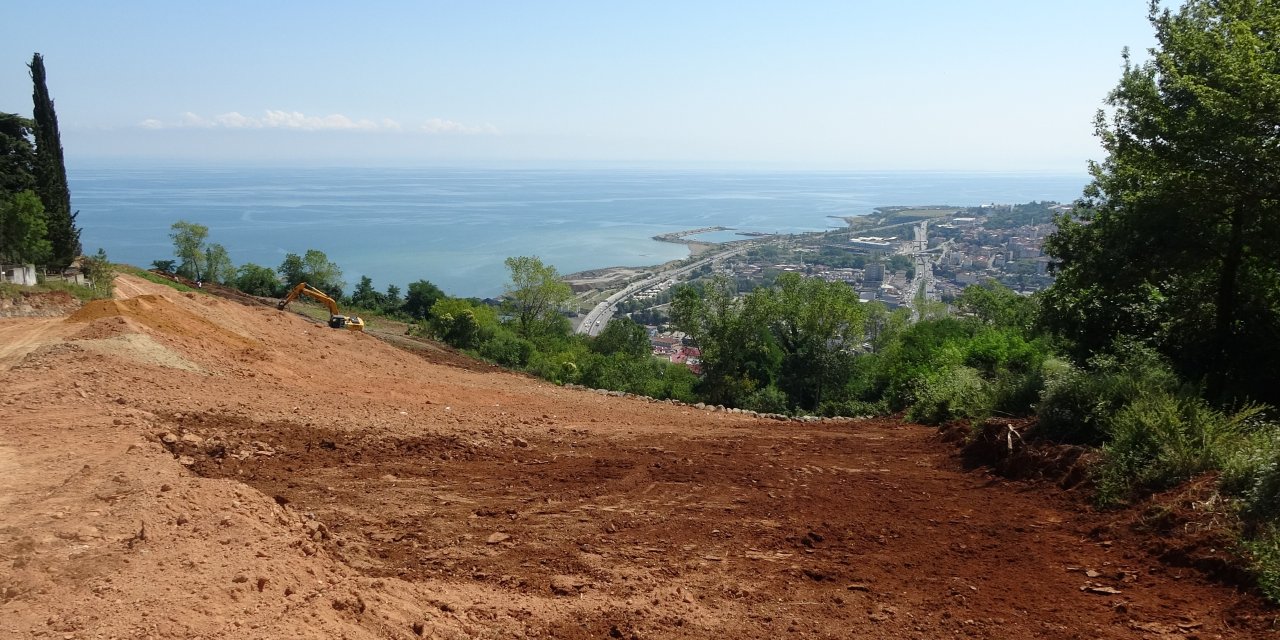 Trabzon'da mezarlık için sıraya girdiler! Ahi Evren kimdir?