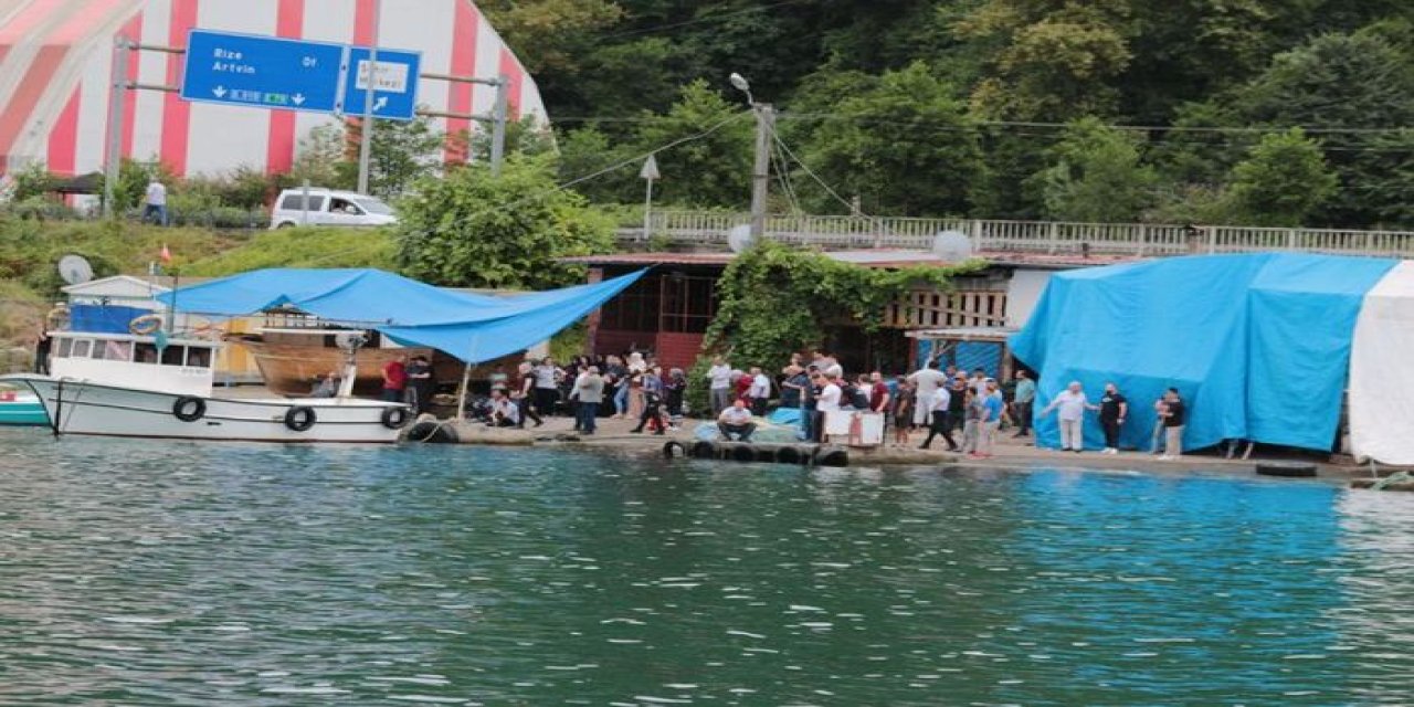 Trabzon'da veda notu bırakıp gitti! Kayığı boş bulunan genç için arama başlatıldı!