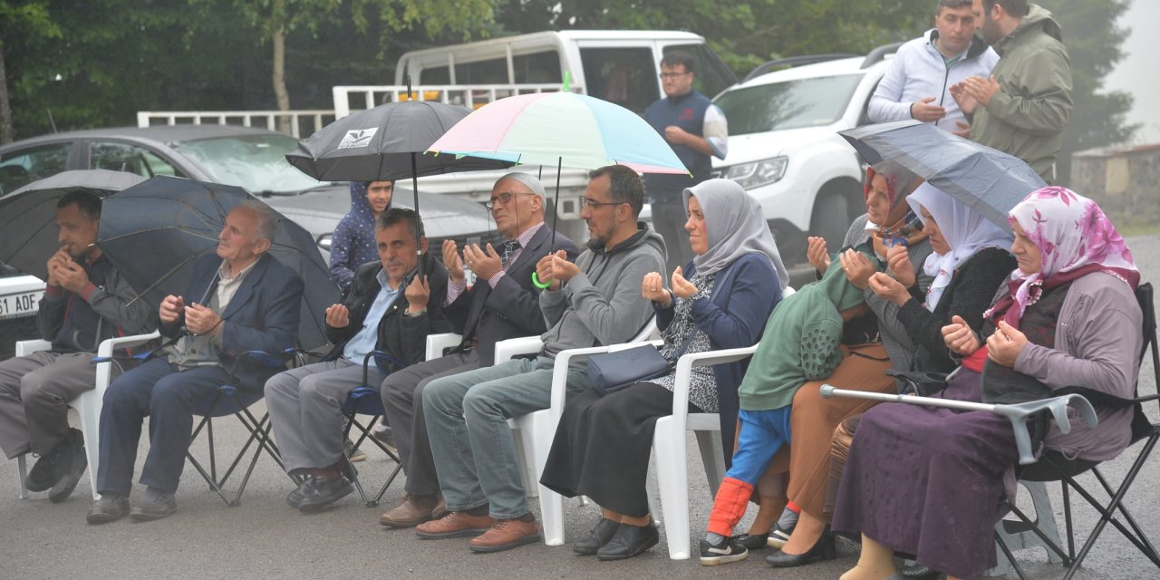 Hackalı baba dualarla anıldı