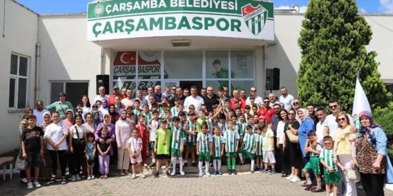 Çarşambalı minikler futbol turnuvasında Samsun üçüncüsü oldu