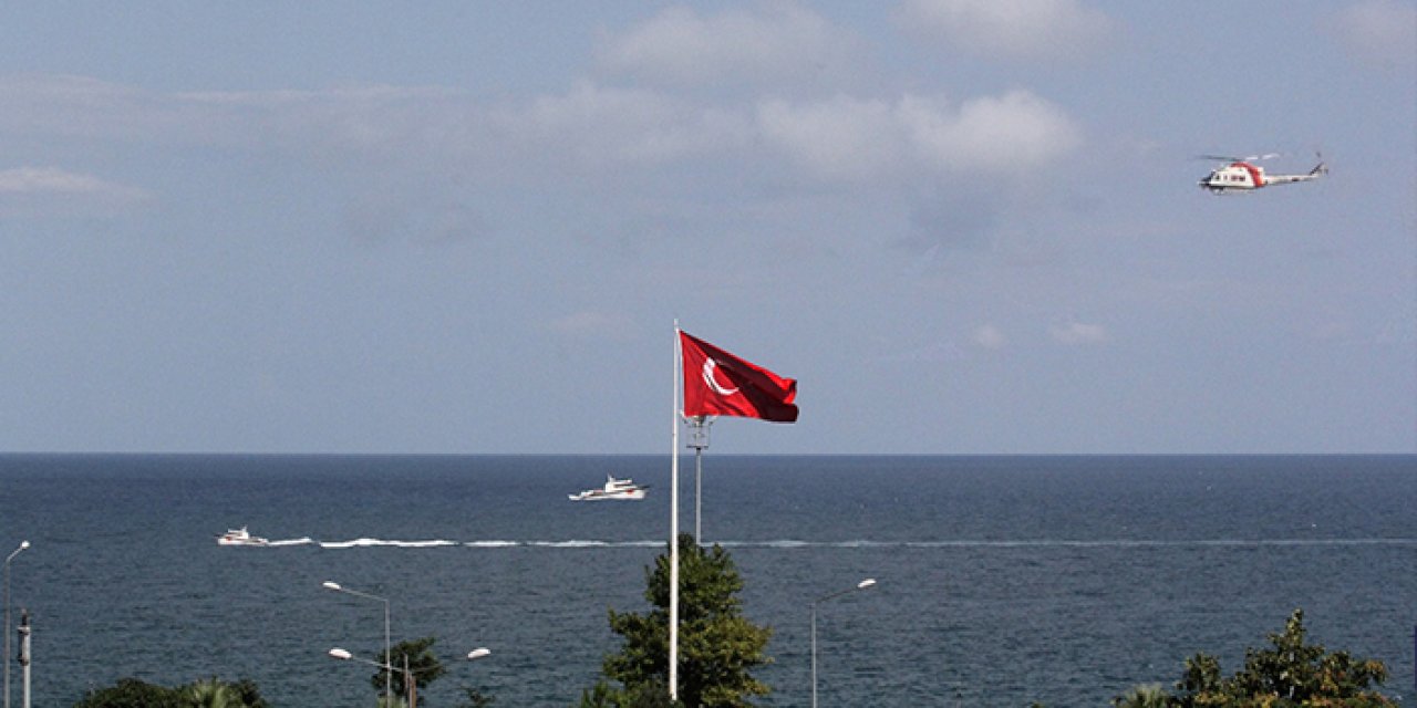 Artvin'de denizde kaybolan kişiyi arama çalışmaları sürüyor