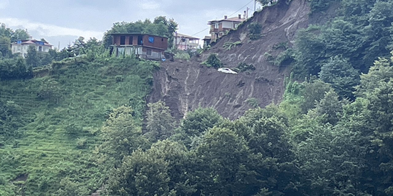 Rize'de etkili olan yağış sonrası 16 konut boşaltıldı