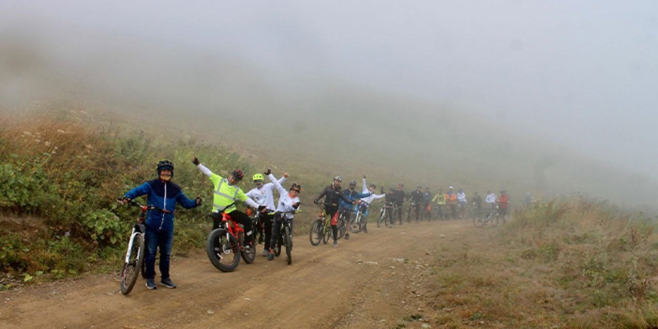 Trabzon'un tehlikeli yollarında pedal çevirdiler