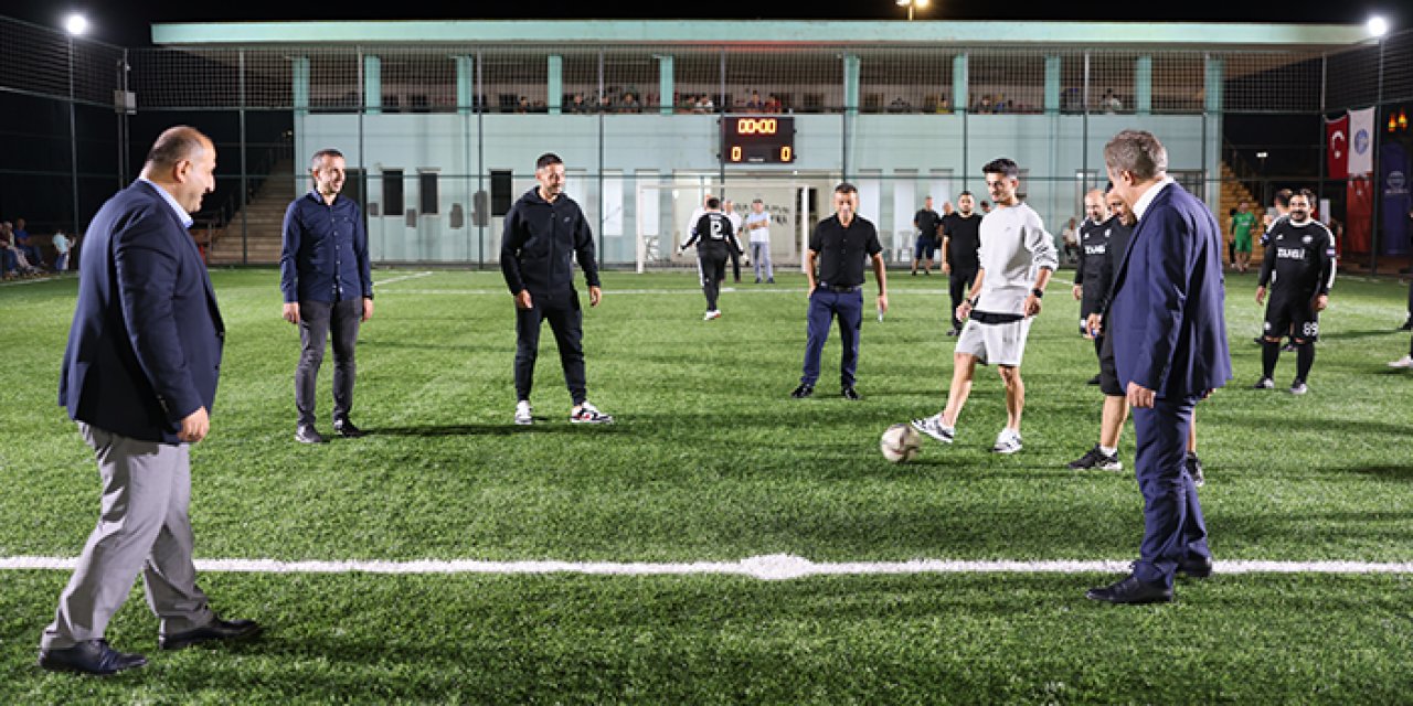 Trabzon’da futbol turnuvası! Başlama vuruşu Trabzonsporlu oyunculardan