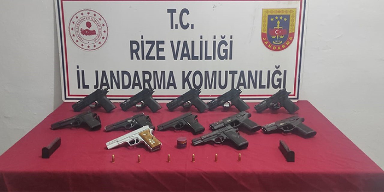 Rize'de ruhsatsız tabanca ticaretine jandarma engeli