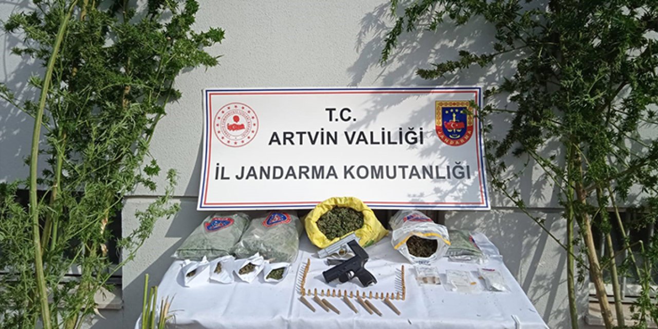 Artvin'de uyuşturucu operasyonu! 1 tutuklu, 1 adli kontrol şartıyla serbest