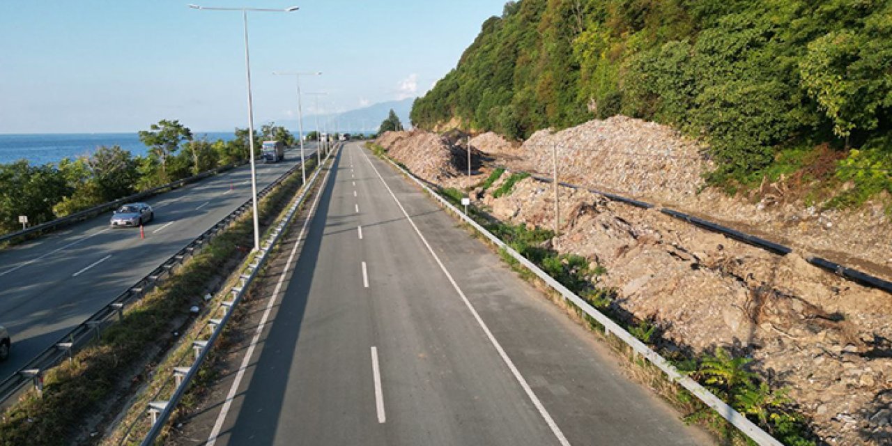 Artvin'de Karadeniz Sahil Yolu kenarında tepki çeken görüntü