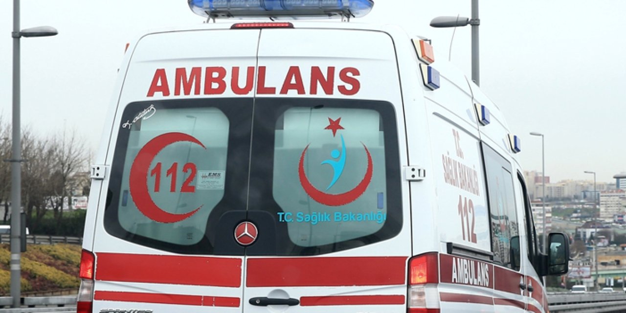 Giresun'da otomobil refüje çarptı! 1 ölü 2 yaralı