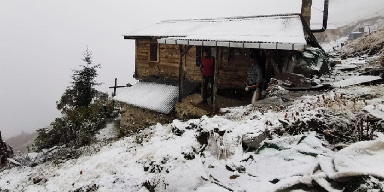 Karadeniz'e kar geldi! Yaylalar beyaza büründü