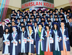 Alparslan’da mezuniyet coşkusu