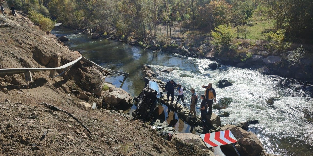 Artvin-Erzurum yolunda feci kaza! Araçtan fırladı hayatını kaybetti