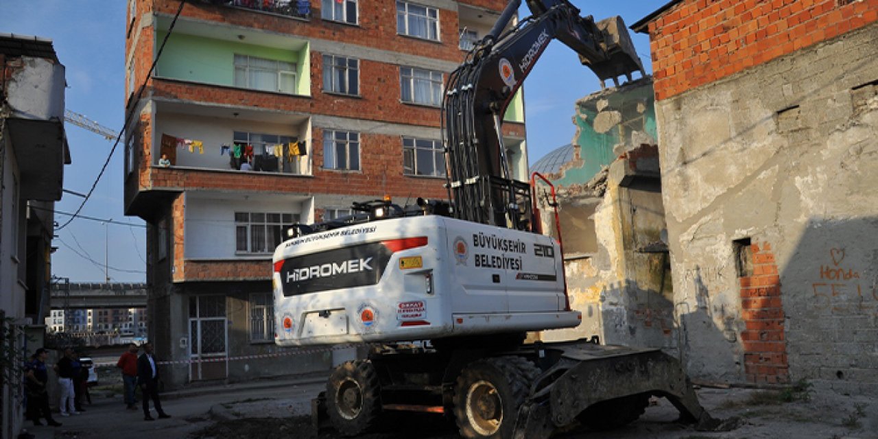 Samsun’da metruk binalar yıkılıyor