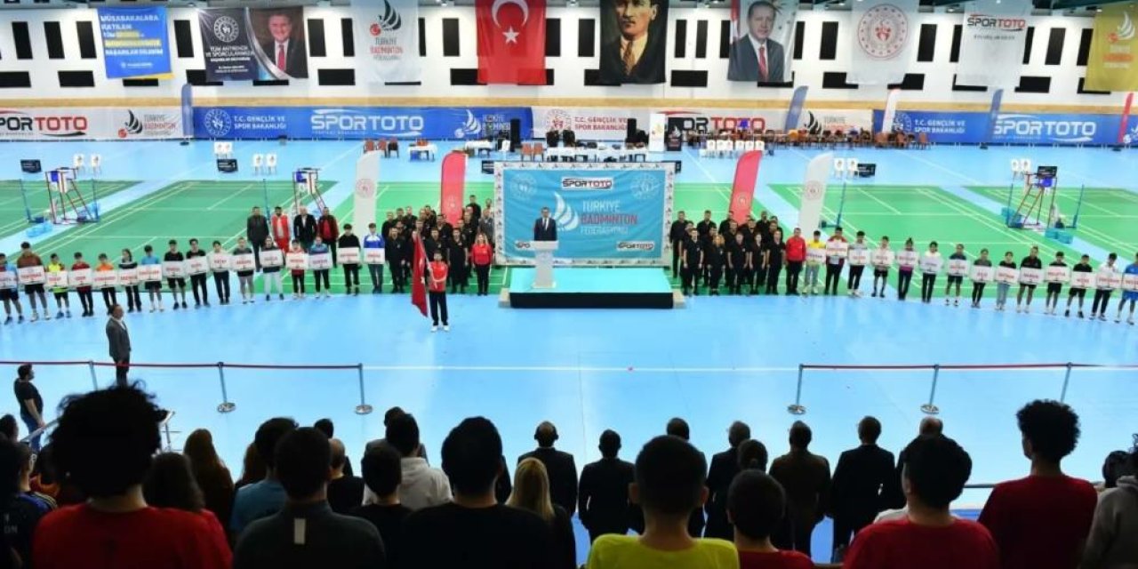 Samsun'da Türkiye Badminton Şampiyonası başladı