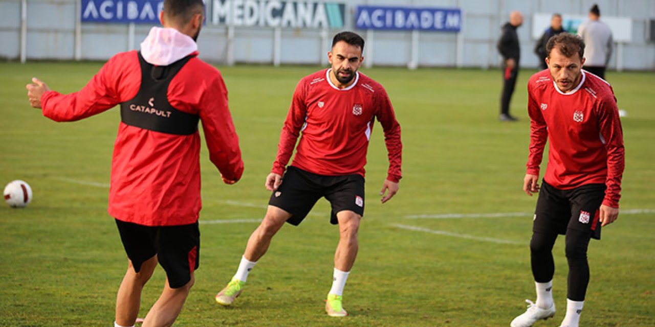 Trabzonspor'un rakibi Sivasspor'da 3 gün ara sona erdi