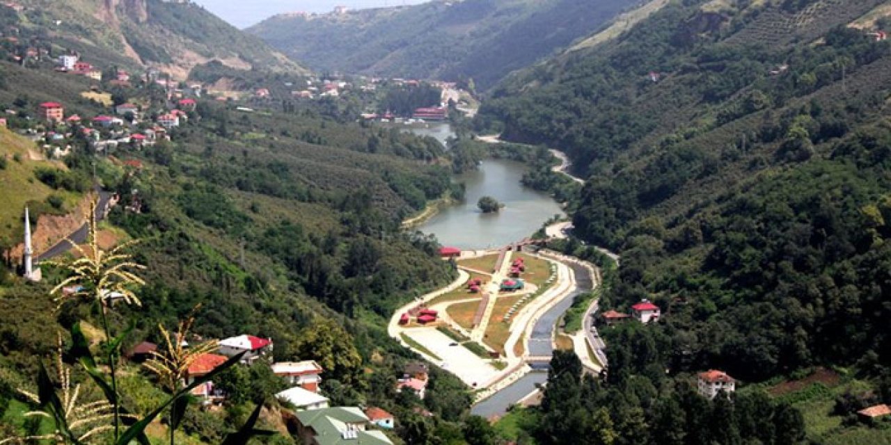 İYİ Partili Aydın Trabzon'da turizmi komisyona taşıdı! "Bakanlık sorunlar için önlem alacak mı?