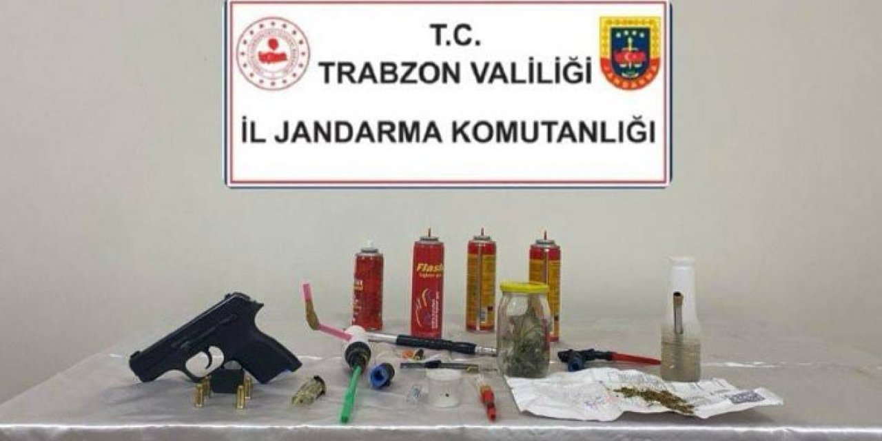 Trabzon’da şüpheli davranışları onu ele verdi! İşte aracından çıkanlar