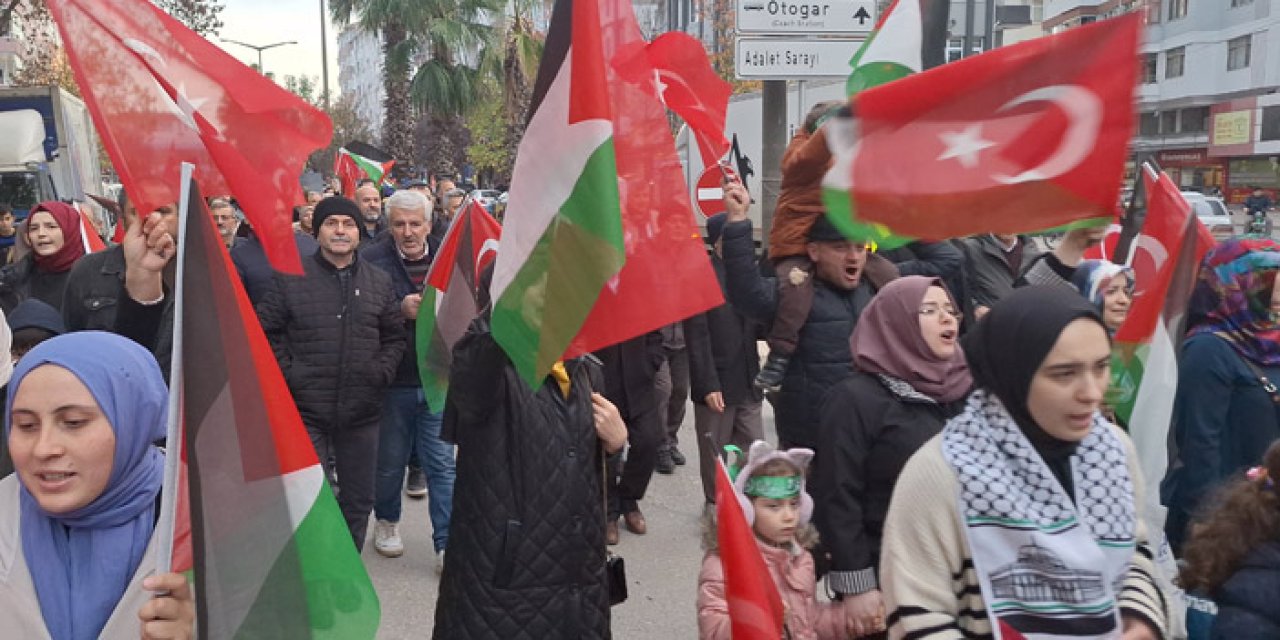 Samsun'un Bafra ilçesinde Filistin'e destek yürüyüşü!