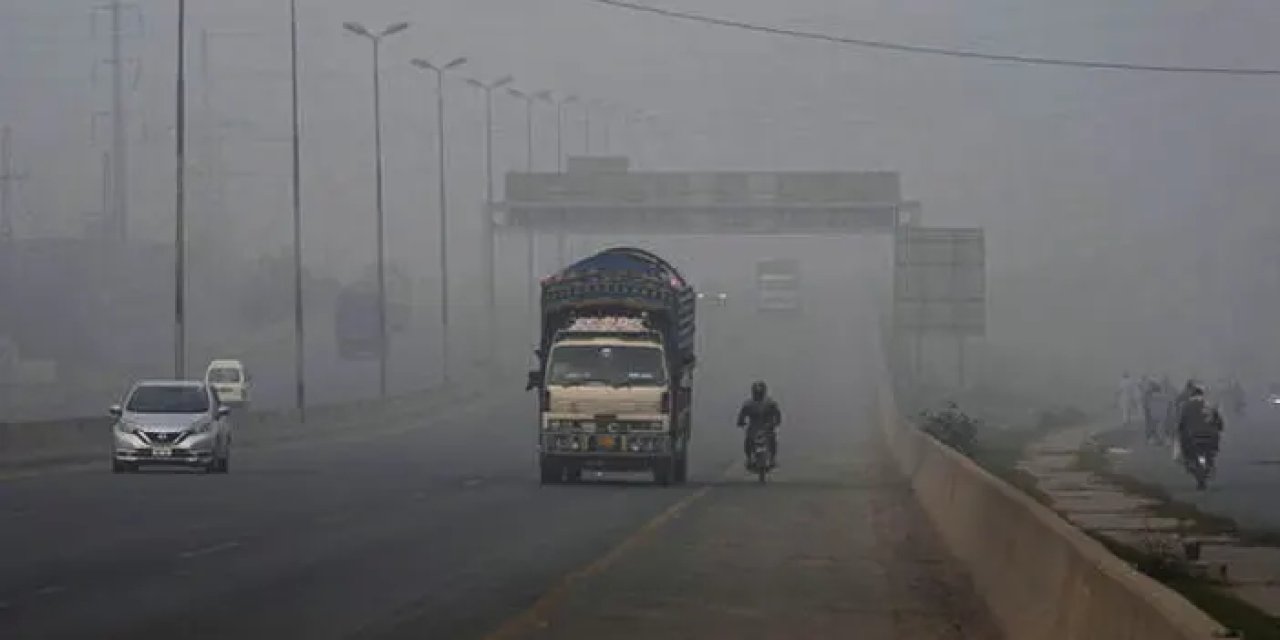 Hava kirliliği ile mücadele için yapay yağmur ürettiler