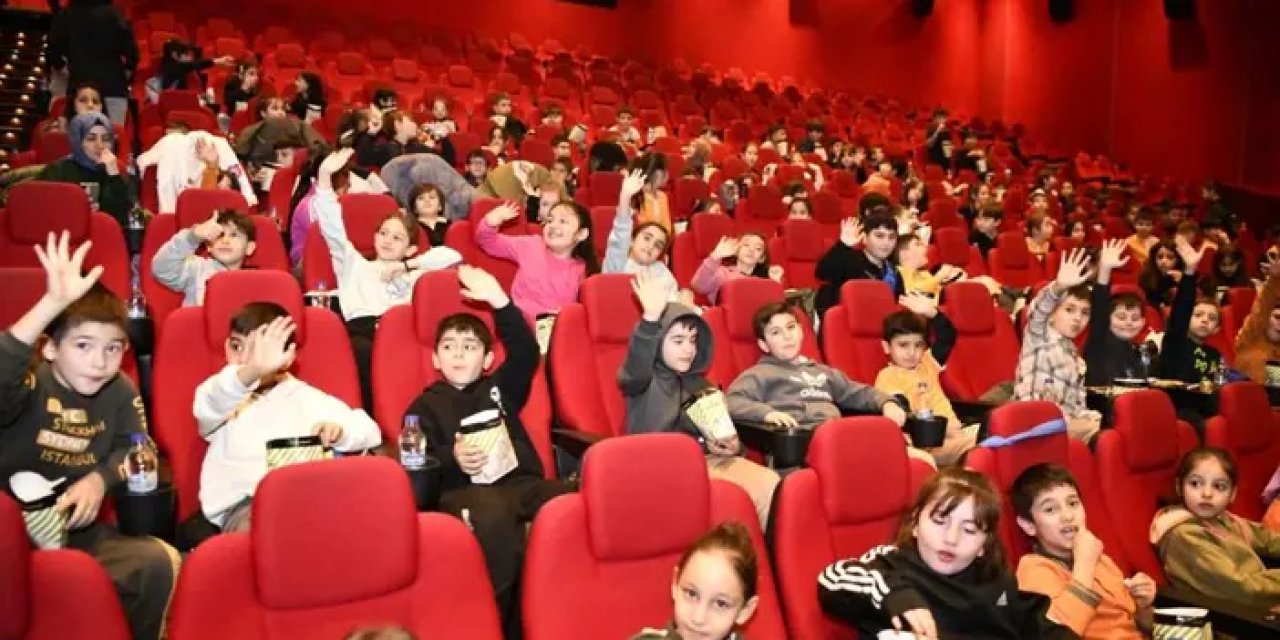 Samsun'da sinema etkinliği! Bin öğrenci ilk kez sinema seyretti