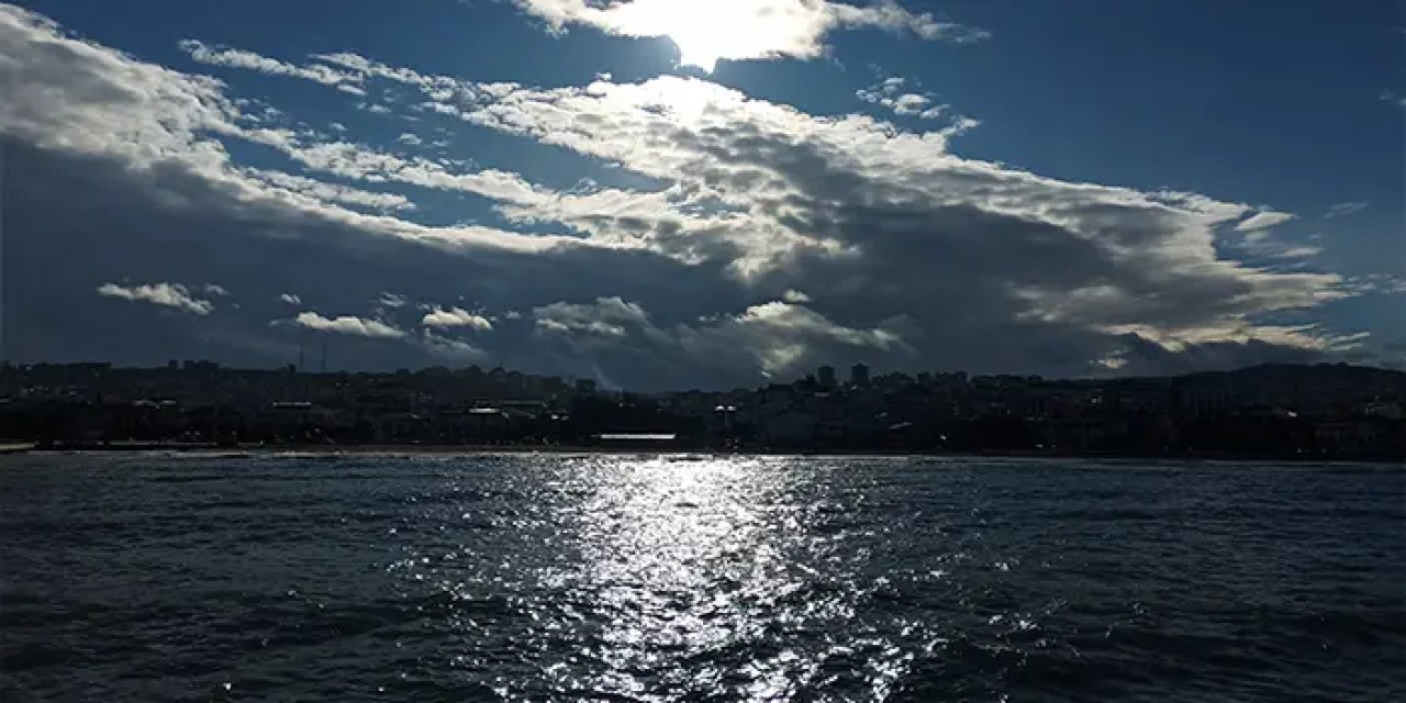 Samsun'da üç güzellik aynı karede! Kar, kumsal ve deniz