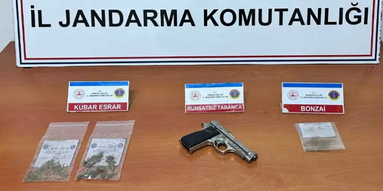 Samsun'da üzerlerinden ve araçlarından uyuşturucu çıktı! 3 gözaltı