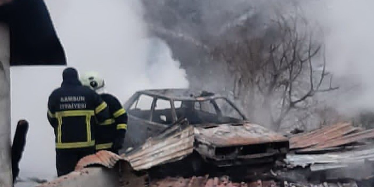 Samsun'da korkutan yangın! Ahşap ev ve otomobil küle döndü