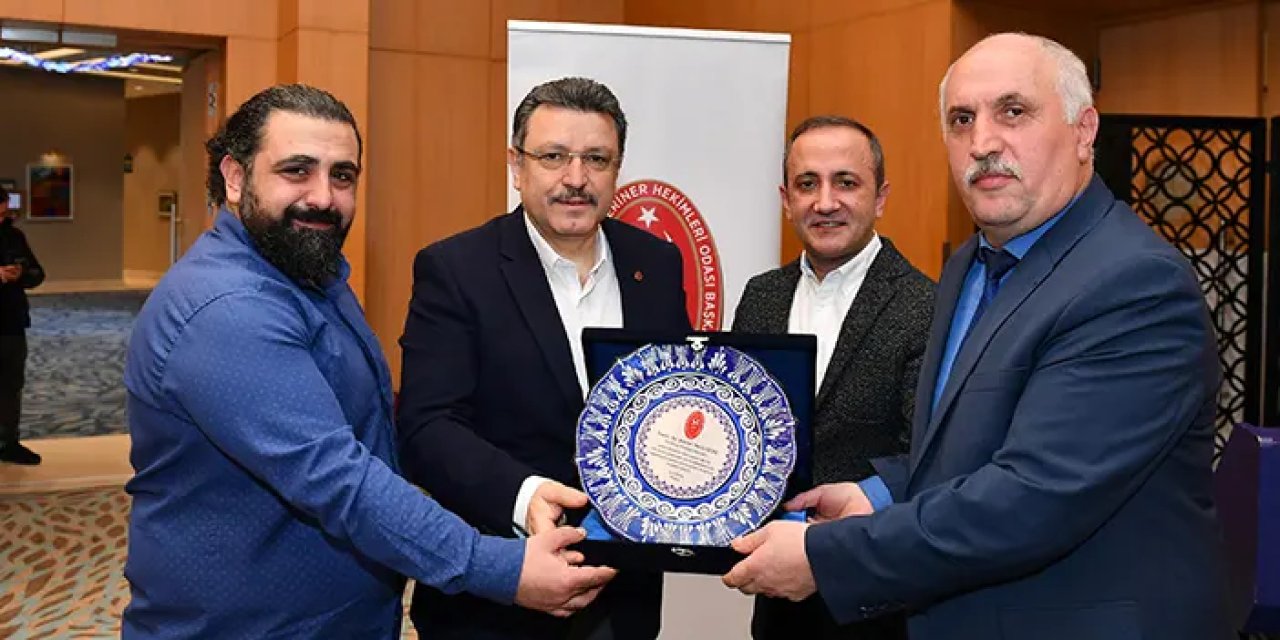 AK Parti Trabzon Büyükşehir Belediye Başkan adayı Genç veterinerlerle bir araya geldi