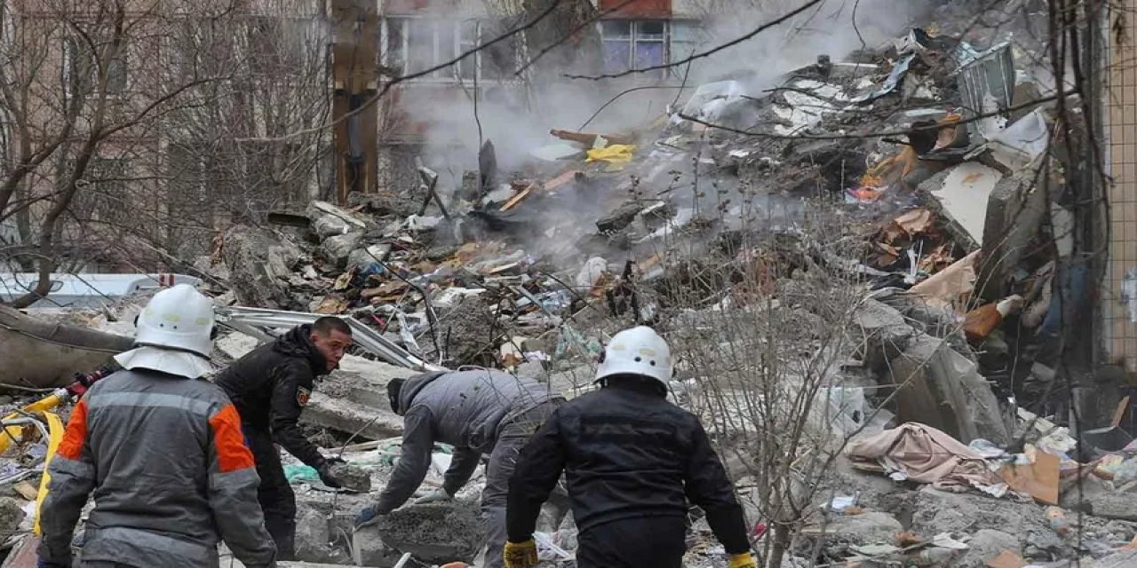 Rusya Odessa'da apartmanı vurdu! 3 ölü 8 yaralı