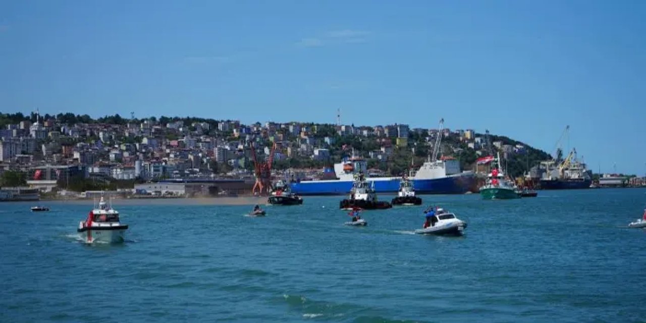 Samsun'da vatandaşlar sahile koştu! Binlerce kişi izledi