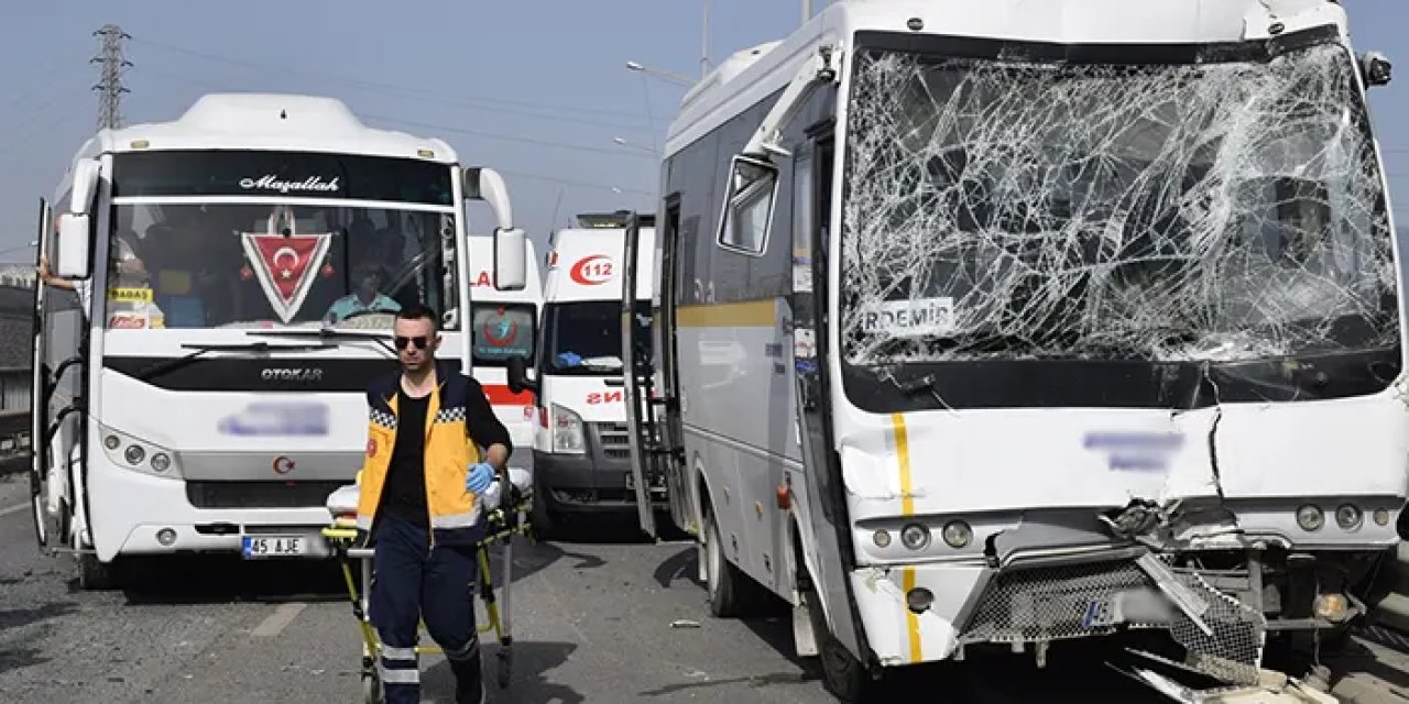 Manisa'da iki midibüs ve otobüs çarpıştı! 35 yaralı
