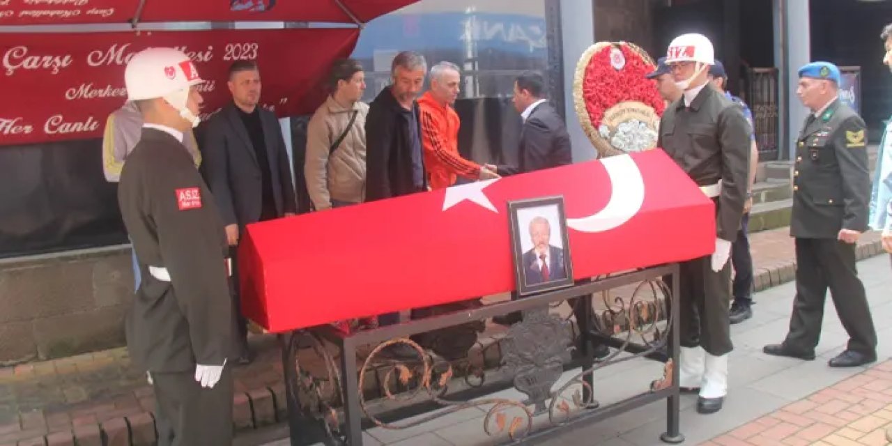 Kıbrıs Gazisi Şükrü Muratoğlu Trabzon'da son yolculuğuna uğurlandı