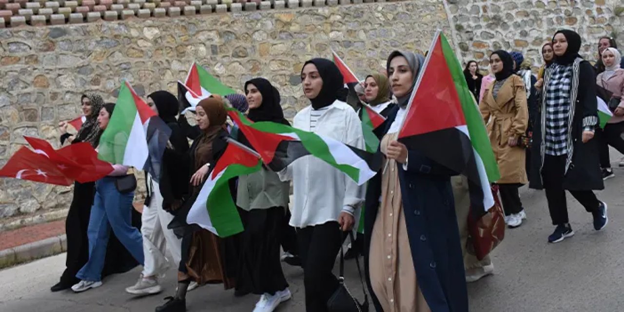 İsrail'in Gazze'ye yönelik saldırıları Rize ve Gümüşhane'de protesto edildi