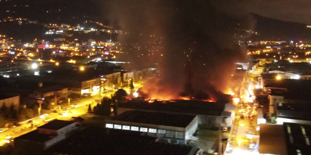 Samsun'da yatak fabrikasında yangın çıktı