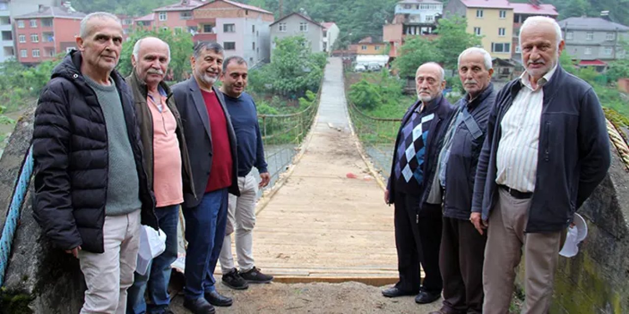 Giresun'da Harşit Çayının ayırdığı köyleri asma ahşap köprü birleştiriyor