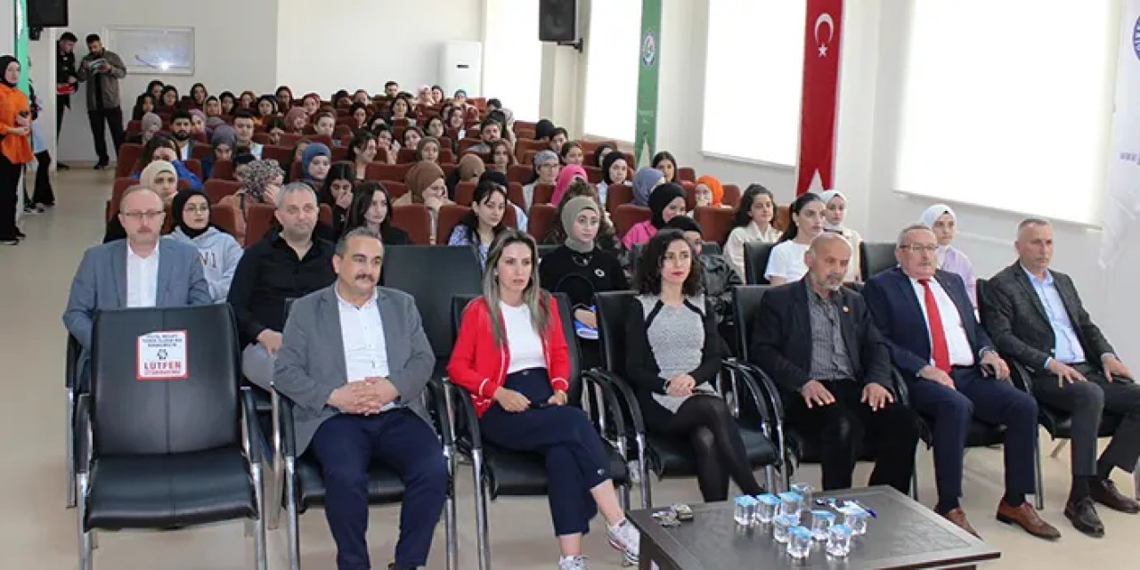 Giresun'da "Geçmişten Günümüze Çalışma Hayatı ve Ekonomi" konferansı