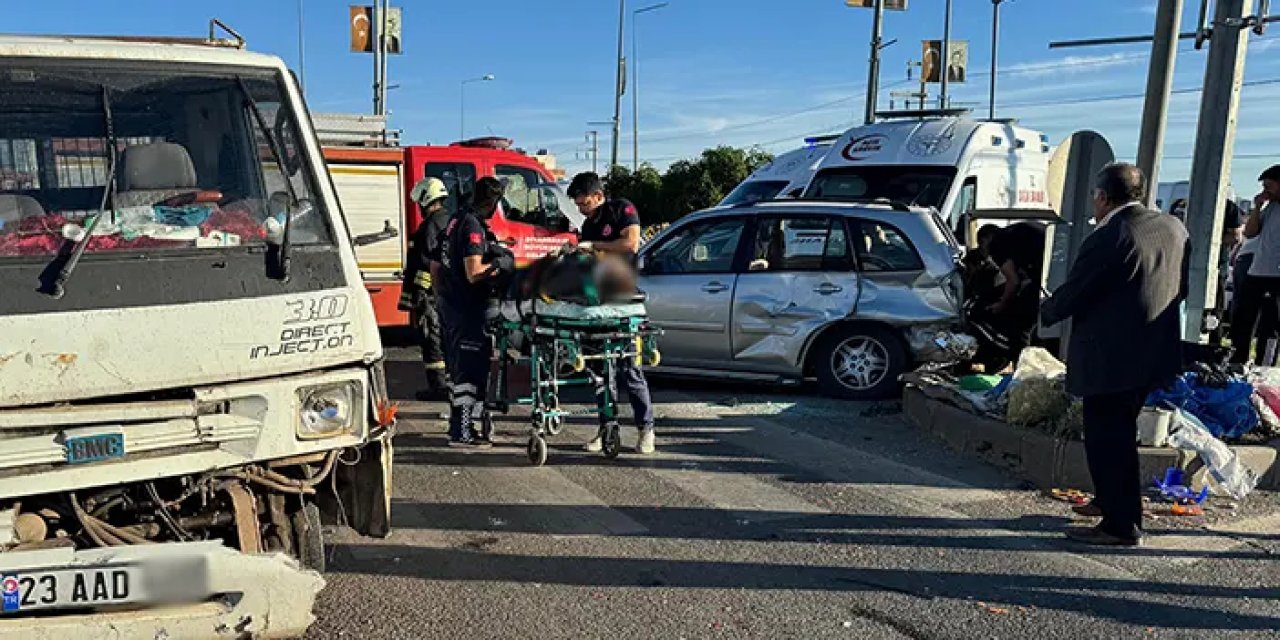 Diyarbakır'da otomobil ile pikap çarpıştı! 4 yaralı