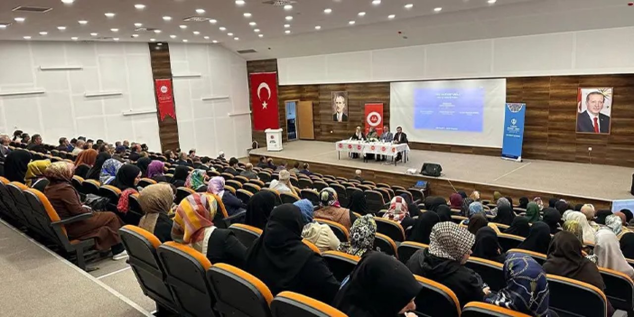 Bayburt'ta  Aile İçi Etkili İletişim' başlıklı panel düzenlendi