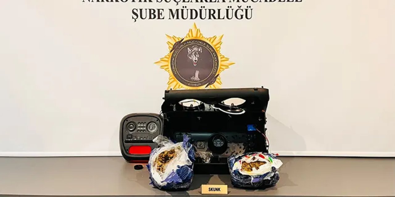 Samsun'da 1 kilogram uyuşturucuyu ses sistemiyle göndermeye çalıştılar