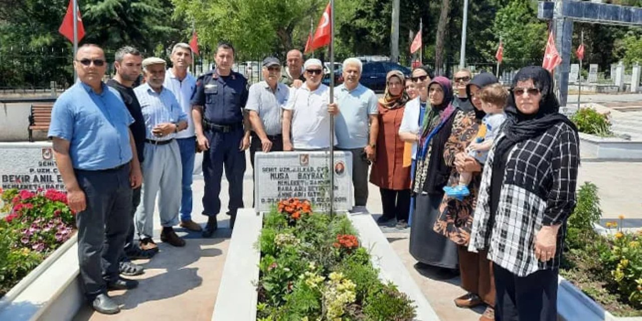 Samsun'da uzman çavuş Musa Bayrak kabri başında anıldı