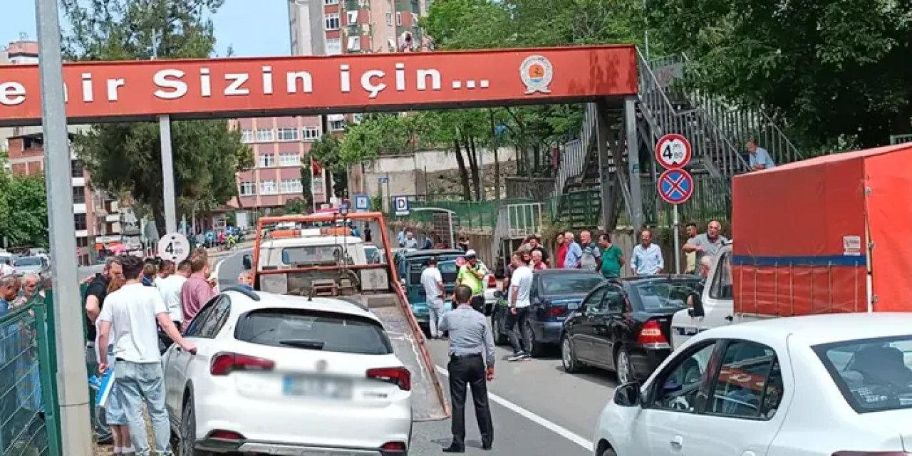 Samsun'da otomobil dolmuşa çarptı: 3 yaralı