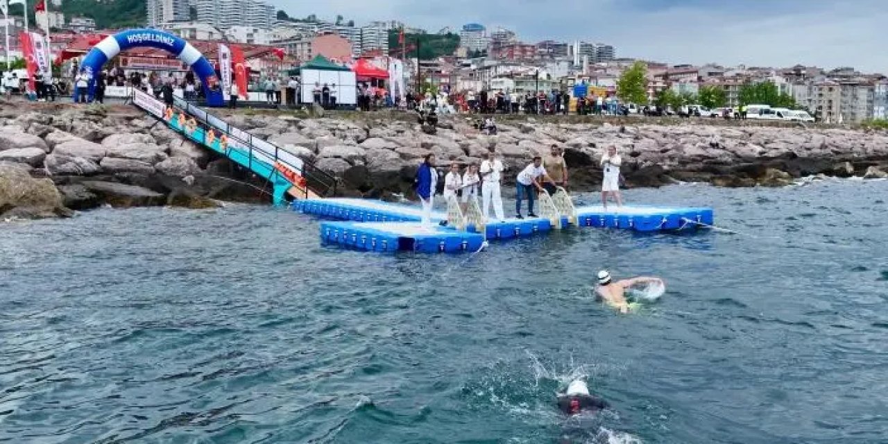 Giresun'da adadan, karaya yüzme yarışması