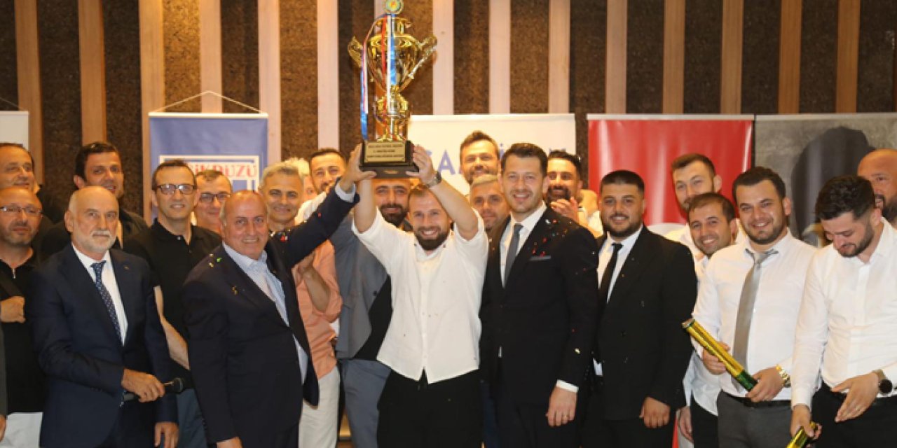Beşikdüzüspor şampiyonluk coşkusunu İstanbul'a taşıdı